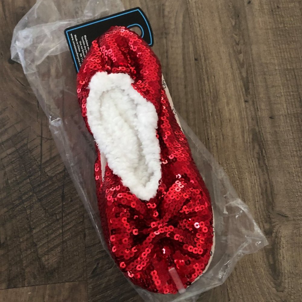NIB Wizard of Oz Ruby Red Slipper Snoozies sz 5/6